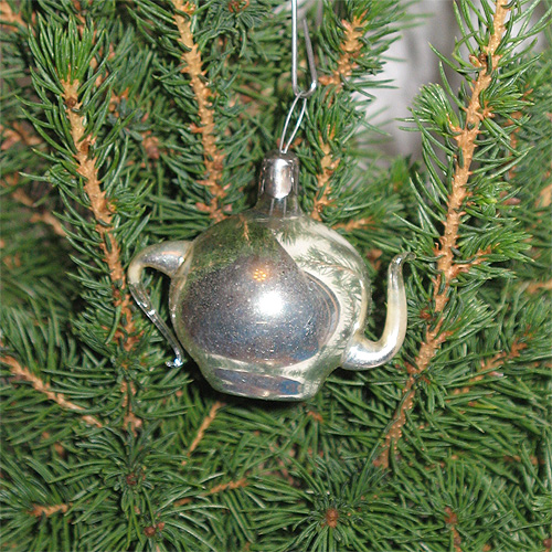 Елочная игрушка - стеклянный чайник