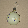 Новогодняя елочная игрушка - Светло-серый шар с точками-цветочками